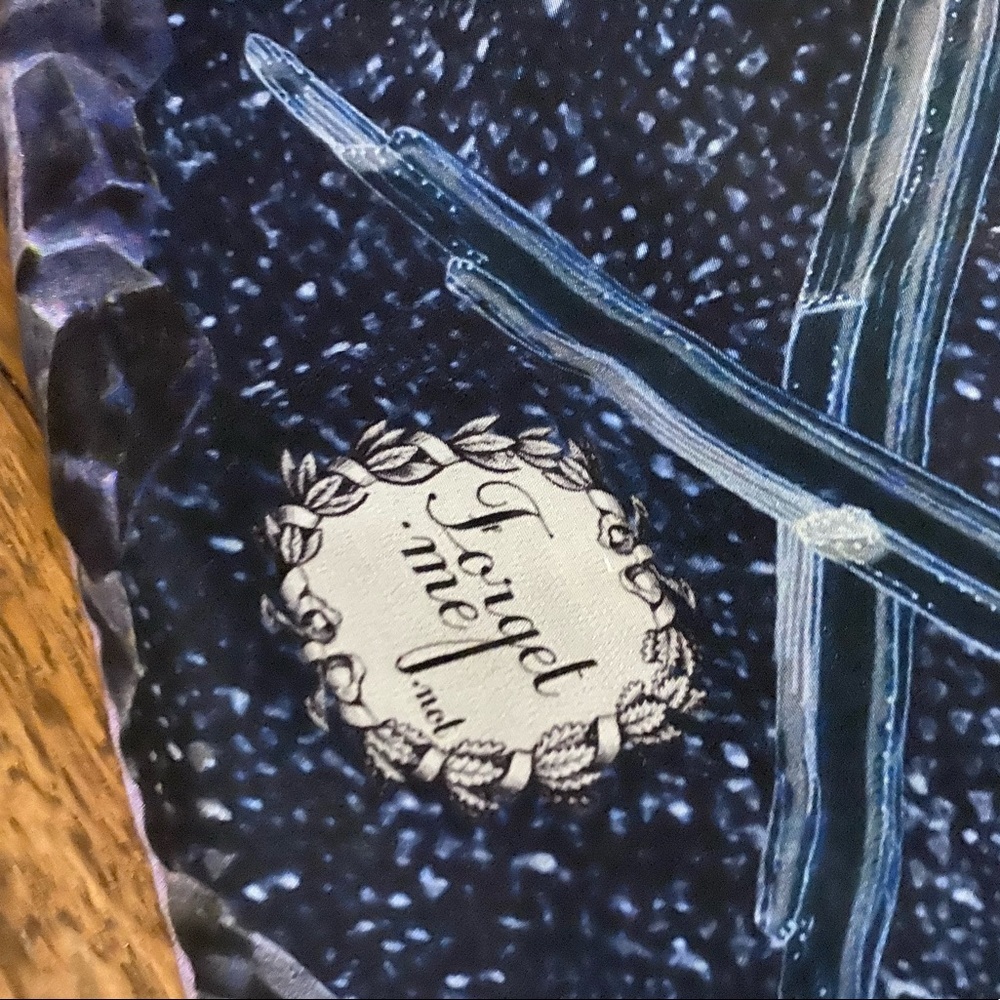 Forget Me Not Meteorite Scarf - Picture 5 of 6